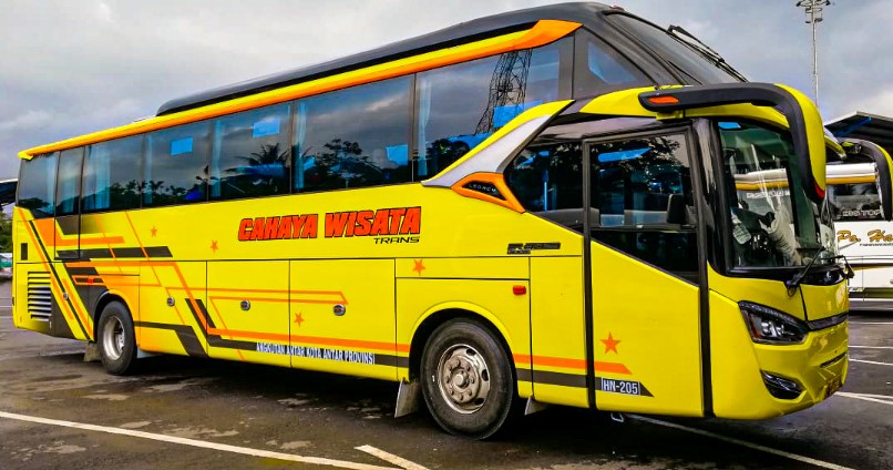 Cahaya Trans: Solusi Sewa Bus Pariwisata Legrest di Jakarta