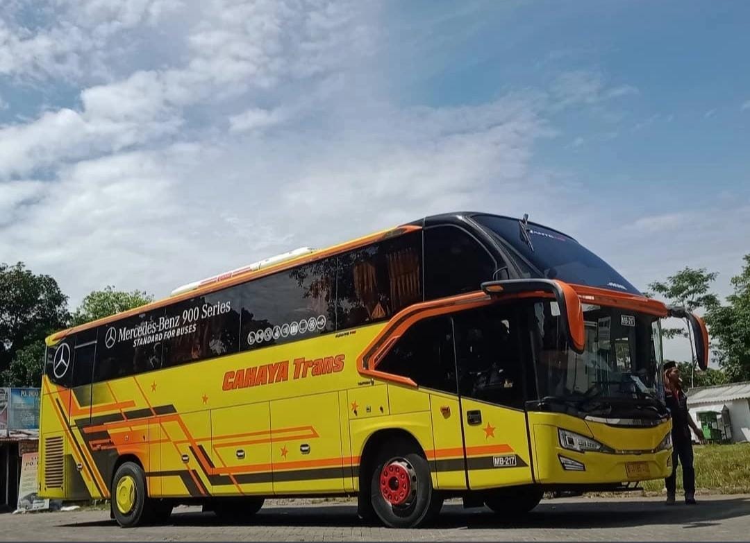 Rasakan Kenyamanan dalam Setiap Perjalanan dengan Bus Pariwisata Legrest Cahaya Trans